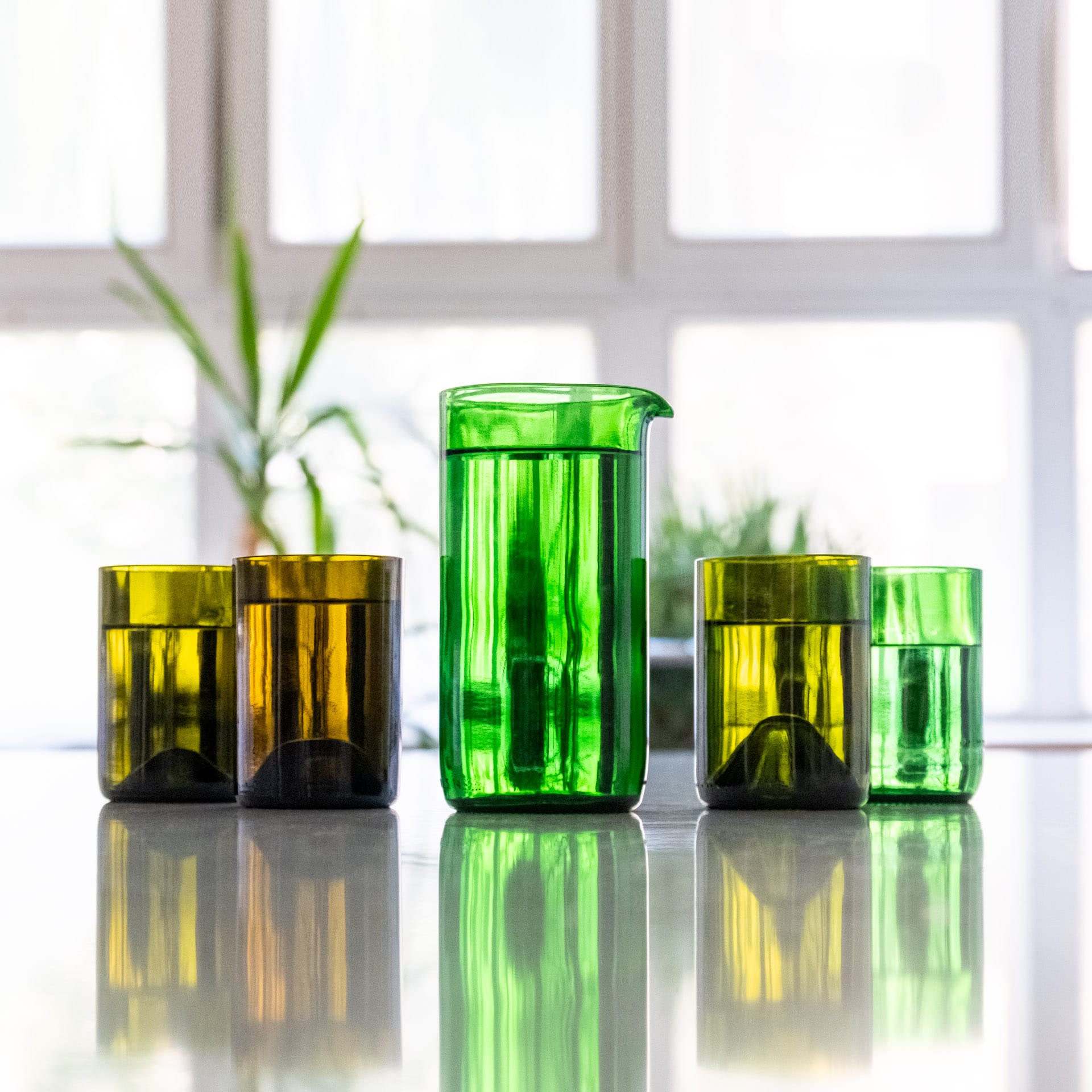 Circular vs linear manufacturing ever glass